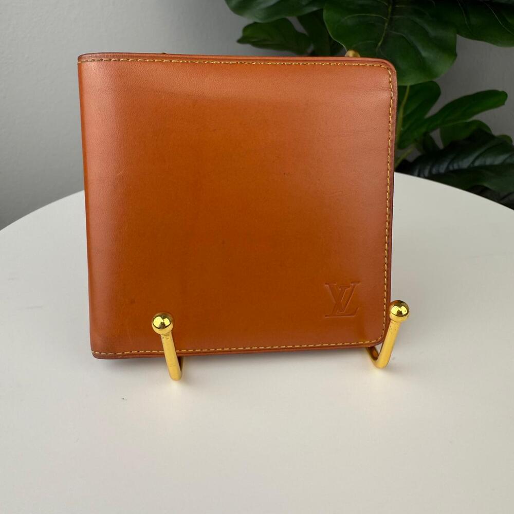 💎✨Authentic Louis Vuitton Nomad Portefeuille Marco Bifold Wallet in caramel.